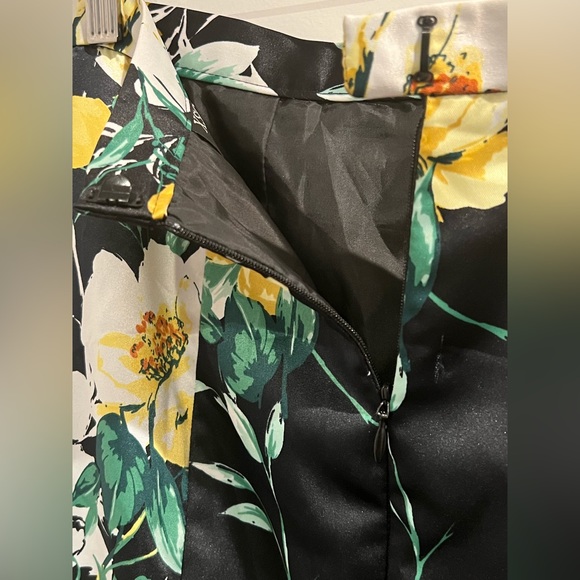 ✨XSCAPE Floral Full Length Mermaid Skirt - Picture 3 of 12